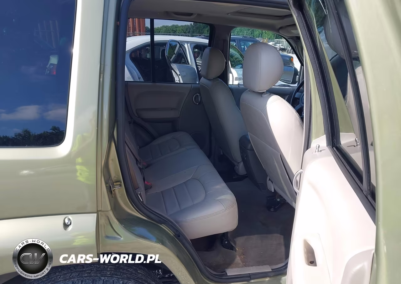 2004 Jeep Liberty Renegade VIN:1J4GL38K74W221475 - 8