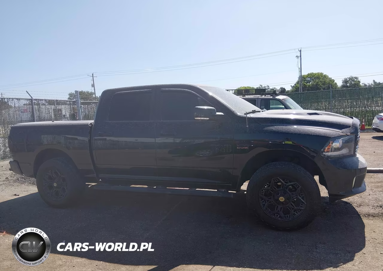 2016 Ram 1500 Sport VIN:1C6RR7MT7GS154933 - 13