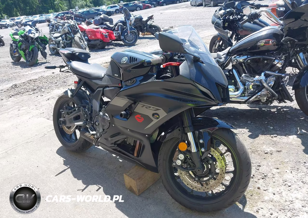 2025 Yamaha Yzfr7