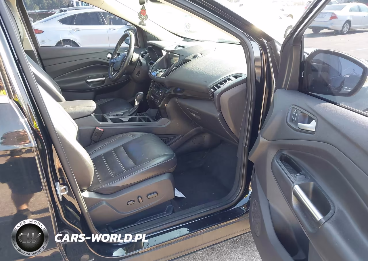2017 Ford Escape Titanium VIN:1FMCU0JD1HUB12762 - 5