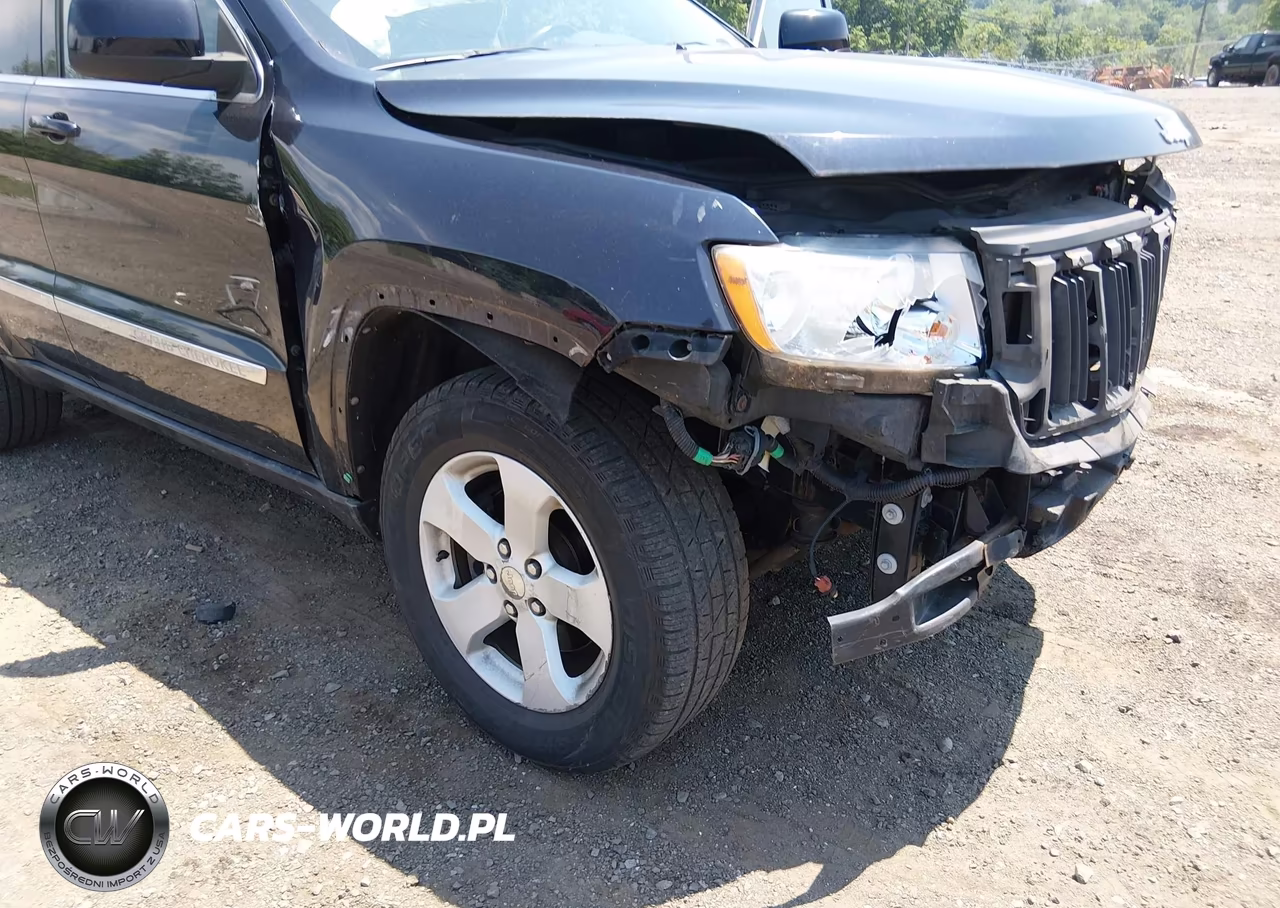 2011 Jeep Grand Cherokee Laredo VIN:1J4RR4GG8BC522412 - 17