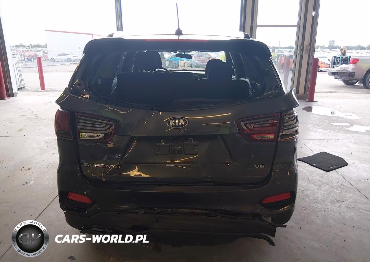 2019 Kia Sorento 3.3L S VIN:5XYPGDA53KG607955 - 16
