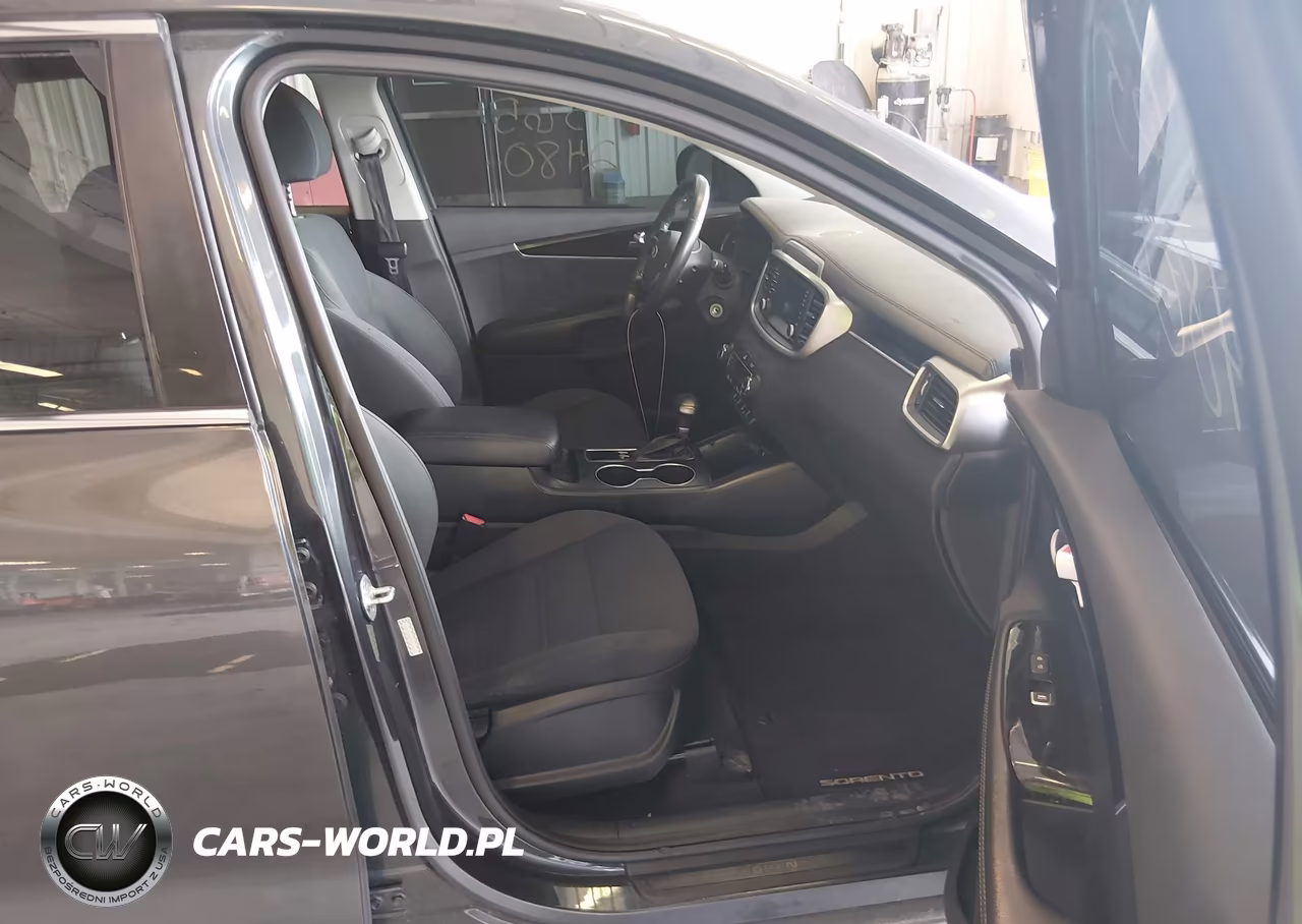 2019 Kia Sorento 3.3L S VIN:5XYPGDA53KG607955 - 5