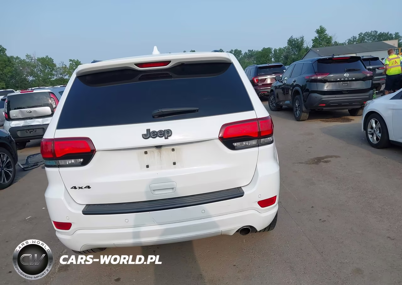 2020 Jeep Grand Cherokee Altitude 4X4 VIN:1C4RJFAG9LC267370 - 17