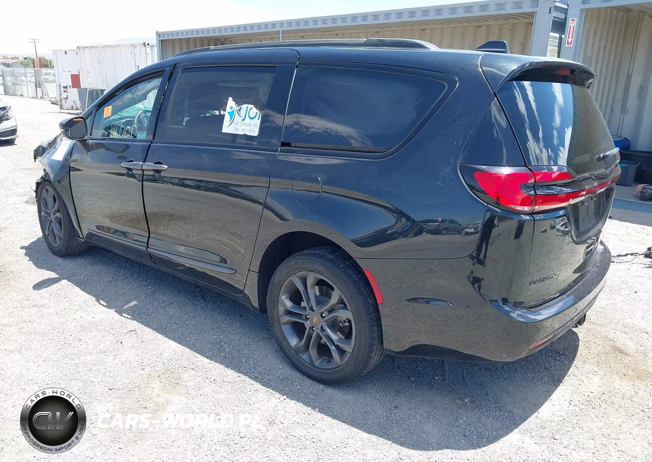 2023 Chrysler Pacifica Touring L Awd VIN:2C4RC3BG9PR585476 - 3