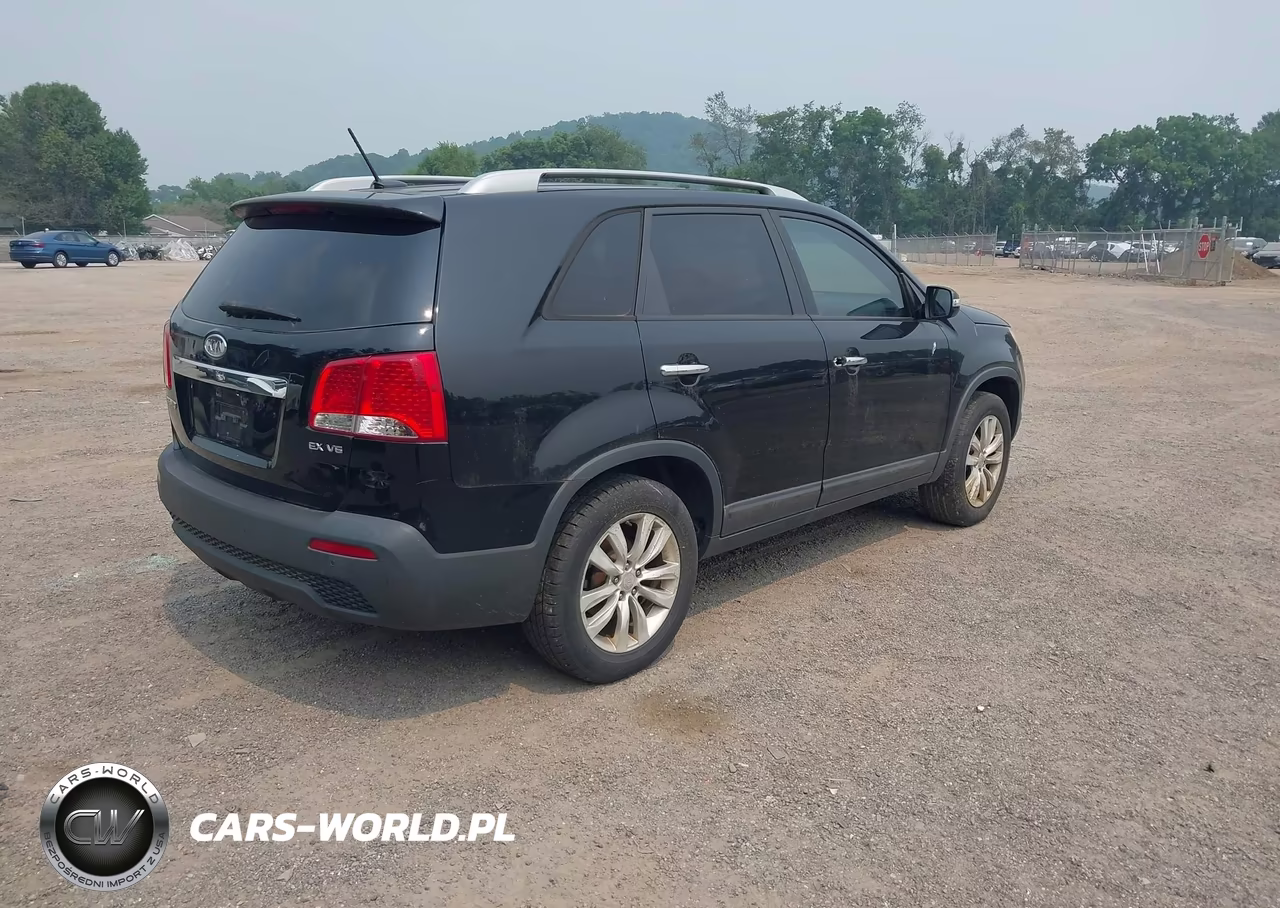 2011 Kia Sorento Ex V6 VIN:5XYKU4A23BG182312 - 4