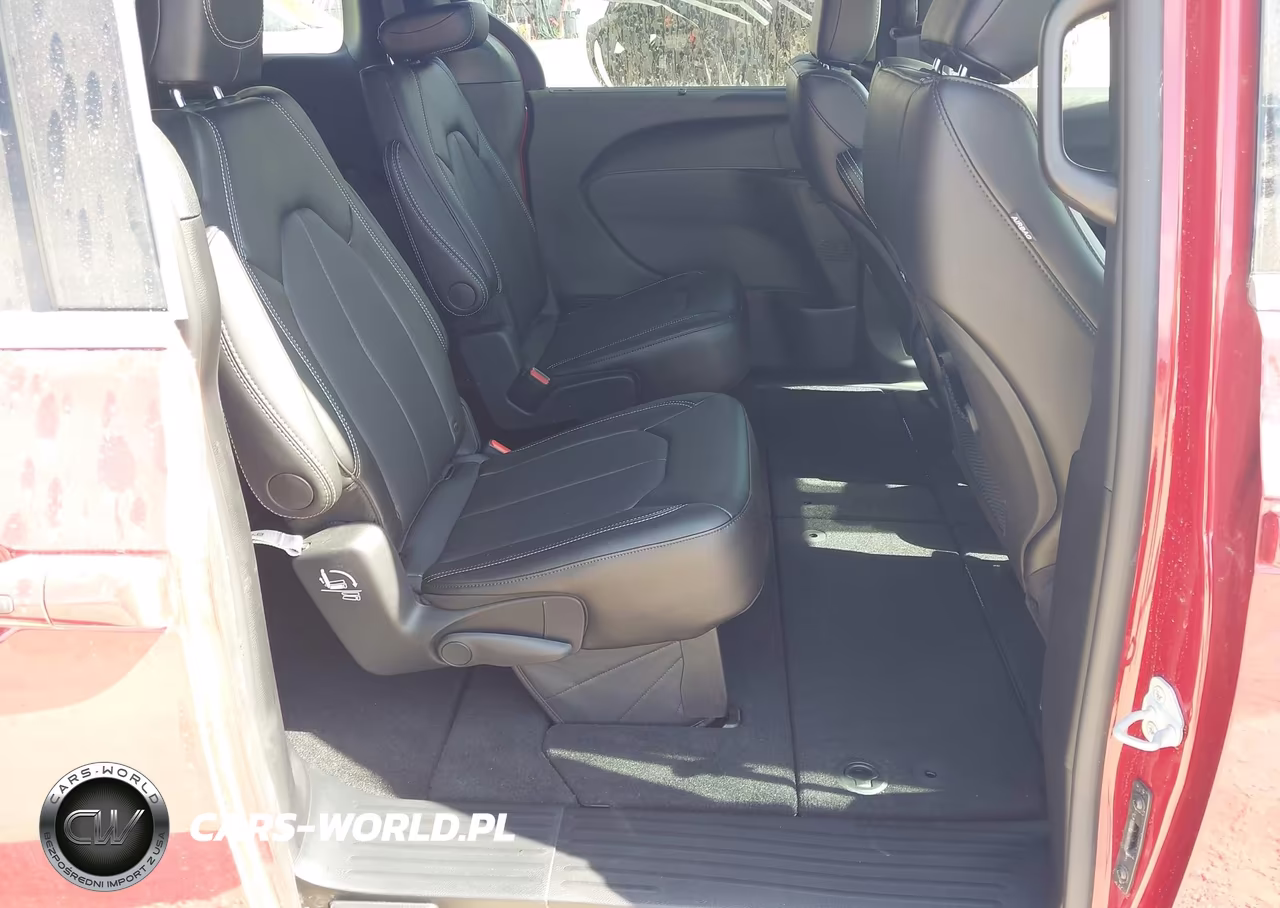 2027 Chrysler Pacifica VIN:2C4RC1BG8VR553216 - 8