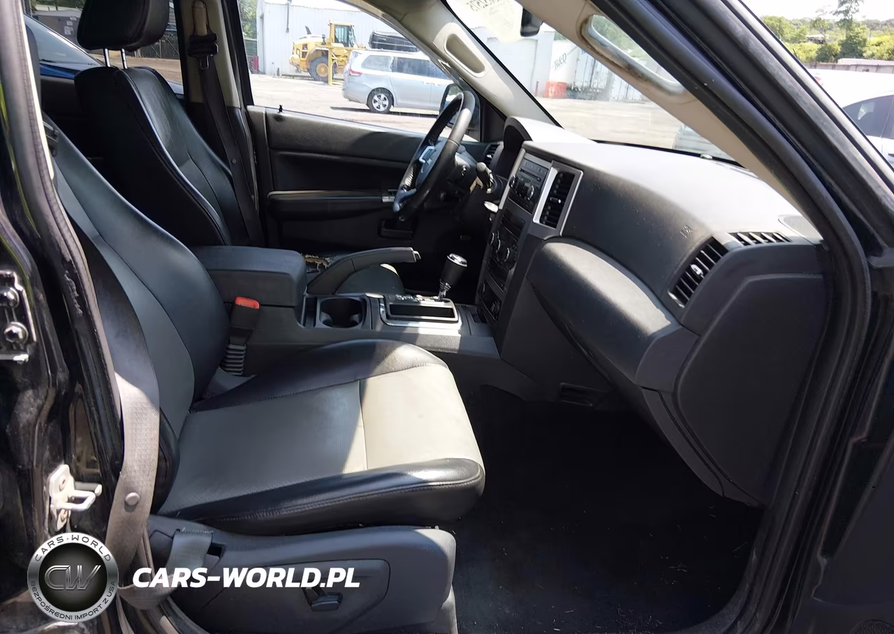 2008 Jeep Grand Cherokee Laredo VIN:1J8GR48K58C137293 - 5