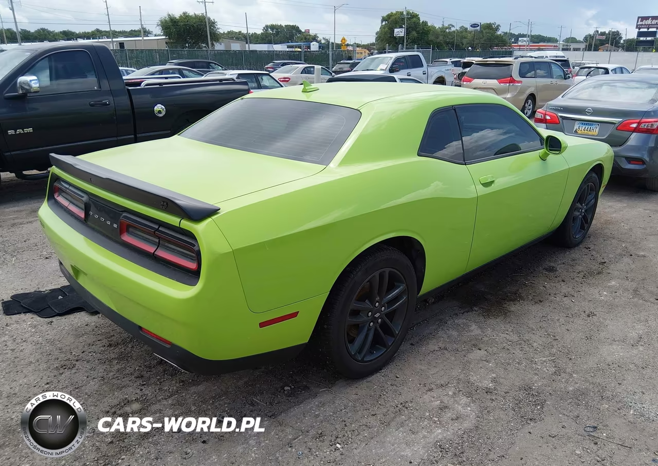 2019 Dodge Challenger Sxt Awd VIN:2C3CDZGG8KH650142 - 4