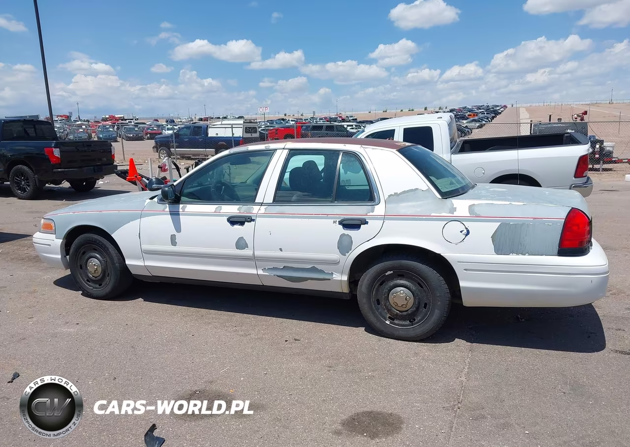 2005 Ford Crown Victoria Police VIN:2FAHP71W35X165890 - 14