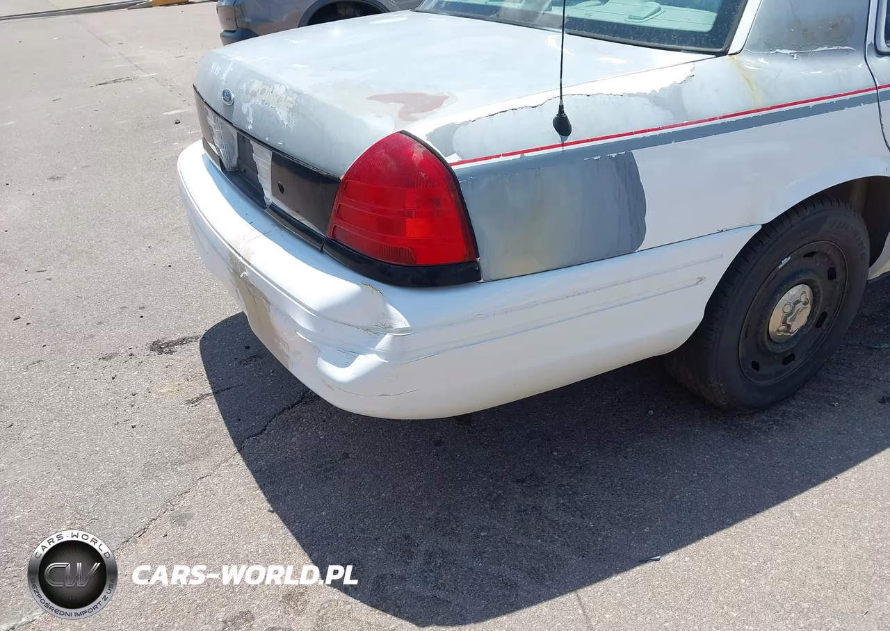 2005 Ford Crown Victoria Police VIN:2FAHP71W35X165890 - 17