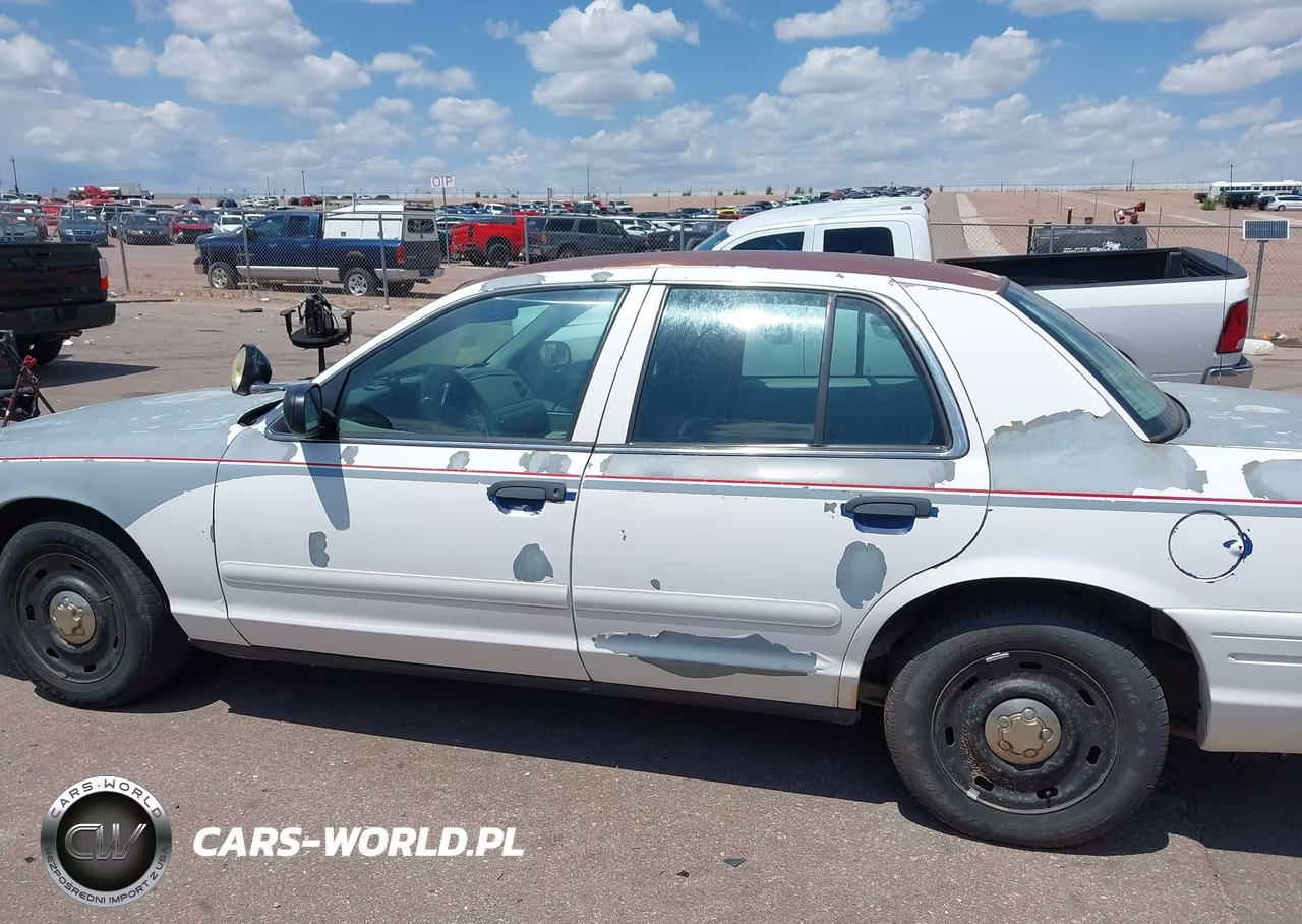 2005 Ford Crown Victoria Police VIN:2FAHP71W35X165890 - 19