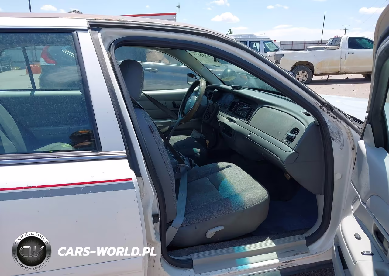 2005 Ford Crown Victoria Police VIN:2FAHP71W35X165890 - 5