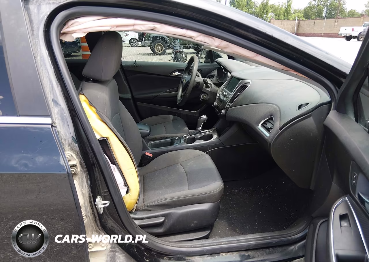 2019 Chevrolet Cruze Lt VIN:1G1BE5SM2K7144479 - 5