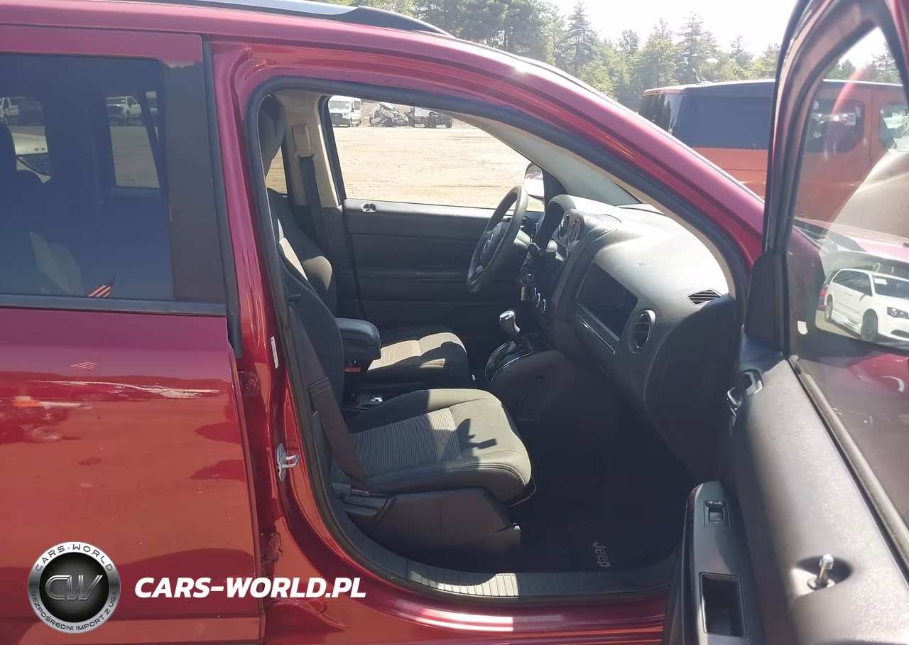 2012 Jeep Compass Sport VIN:1C4NJDBB2CD587839 - 5