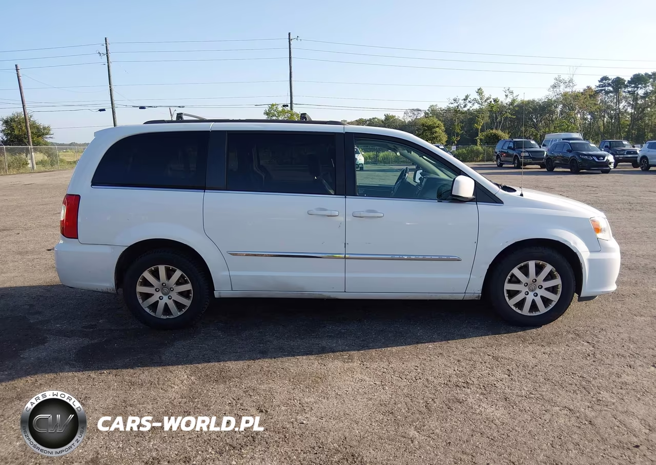 2016 Chrysler Town & Country Touring VIN:2C4RC1BGXGR206408 - 13