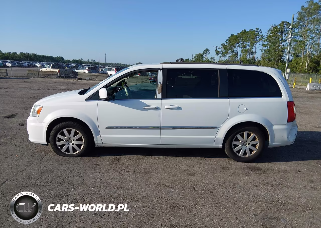 2016 Chrysler Town & Country Touring VIN:2C4RC1BGXGR206408 - 14