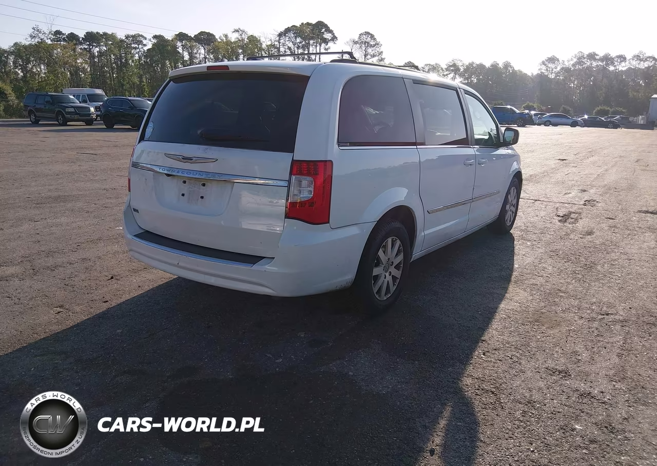 2016 Chrysler Town & Country Touring VIN:2C4RC1BGXGR206408 - 4