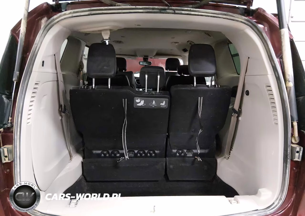 2018 Chrysler Pacifica Touring L VIN:2C4RC1BG2JR110070 - 18
