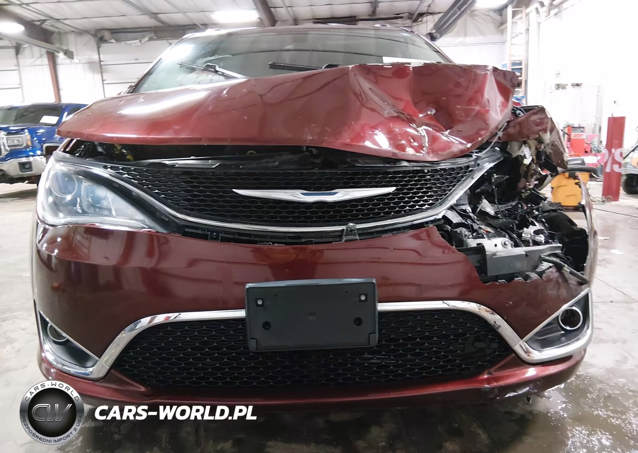 2018 Chrysler Pacifica Touring L VIN:2C4RC1BG2JR110070 - 6