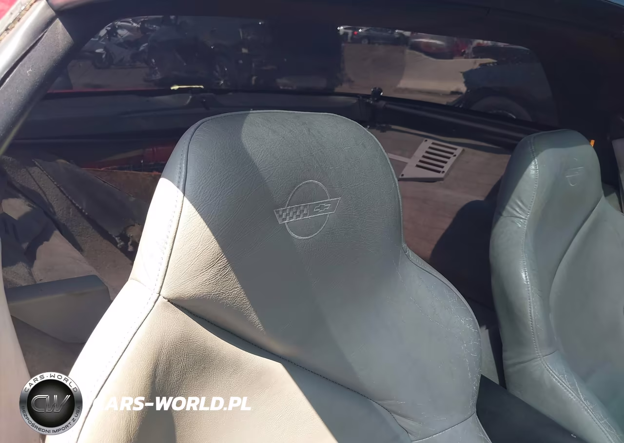 1994 Chevrolet Corvette VIN:1G1YY22P9R5103895 - 8