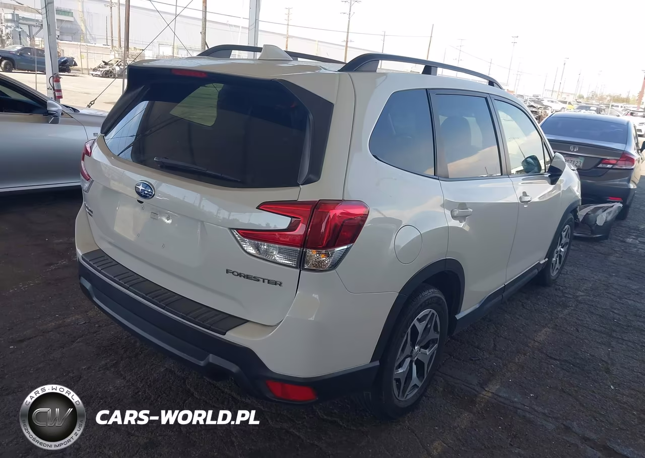 2021 Subaru Forester Premium VIN:JF2SKAJC0MH527756 - 4