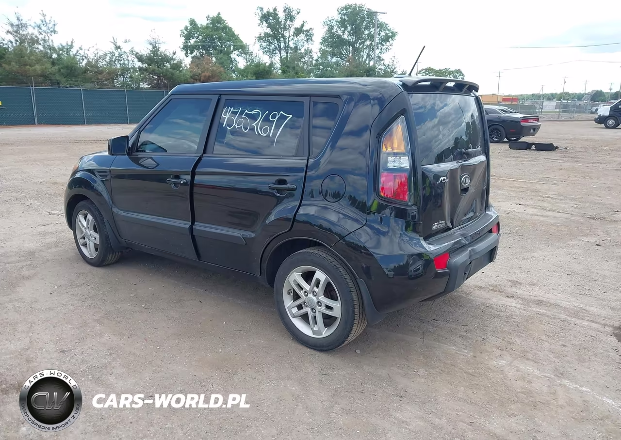 2011 Kia Soul + VIN:KNDJT2A28B7195430 - 3