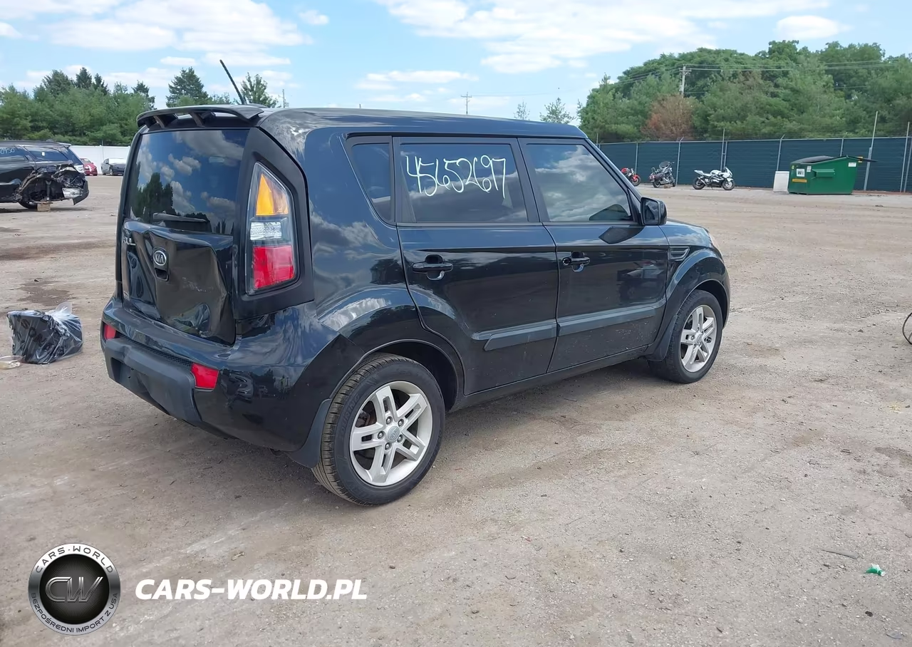 2011 Kia Soul + VIN:KNDJT2A28B7195430 - 4