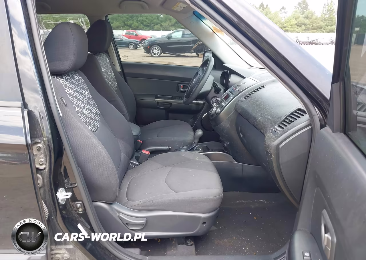 2011 Kia Soul + VIN:KNDJT2A28B7195430 - 5