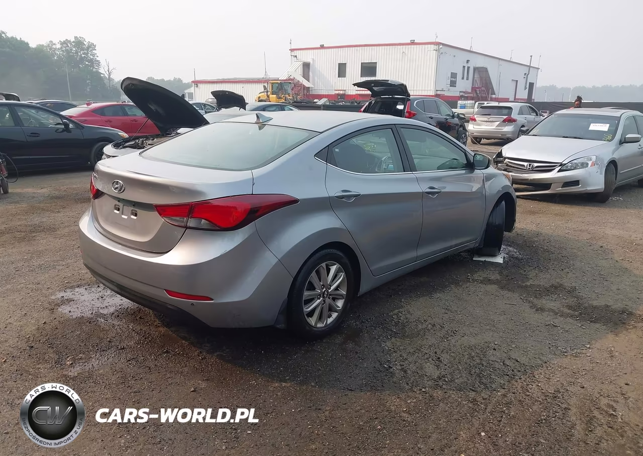 2015 Hyundai Elantra Se VIN:5NPDH4AE7FH590401 - 4