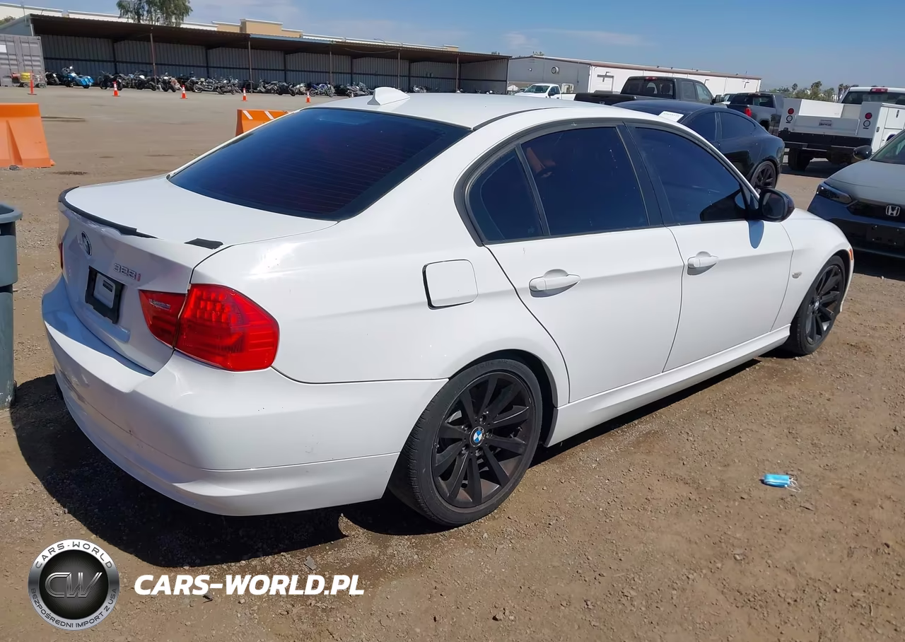 2011 BMW 328I VIN:WBAPH5G52BNM83810 - 4
