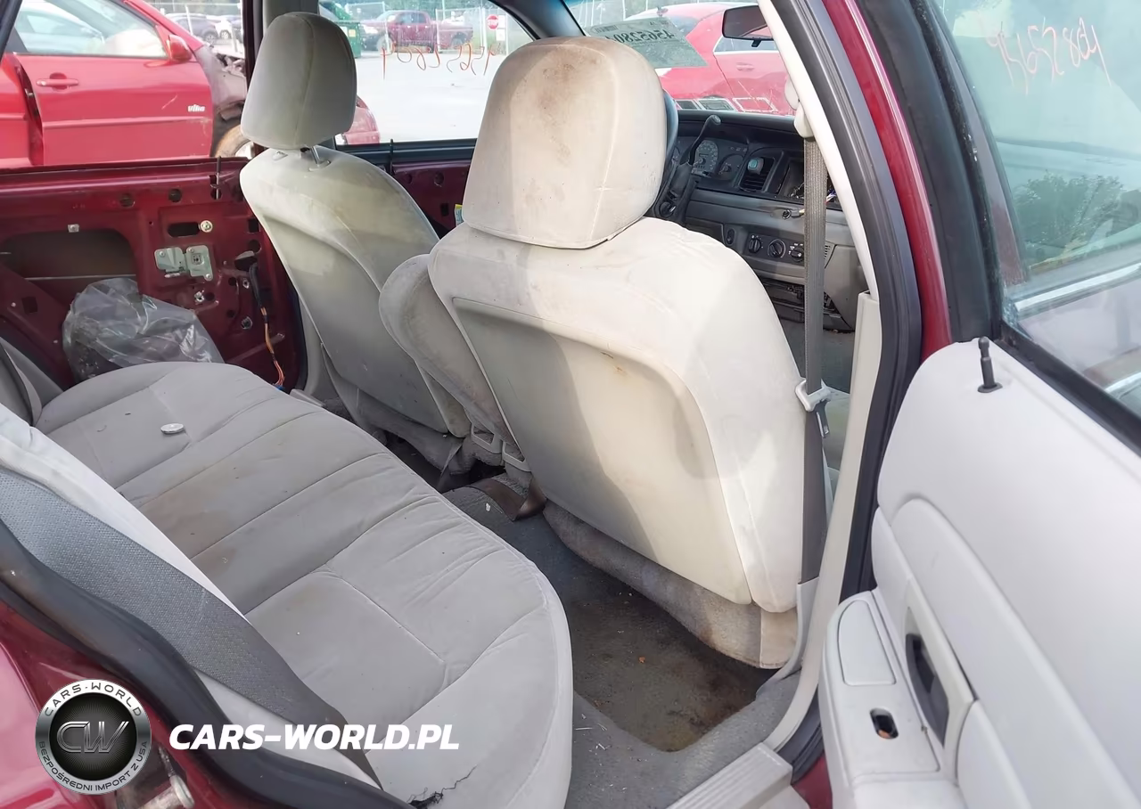 2005 Ford Crown Victoria Police VIN:2FAFP71W95X107872 - 8