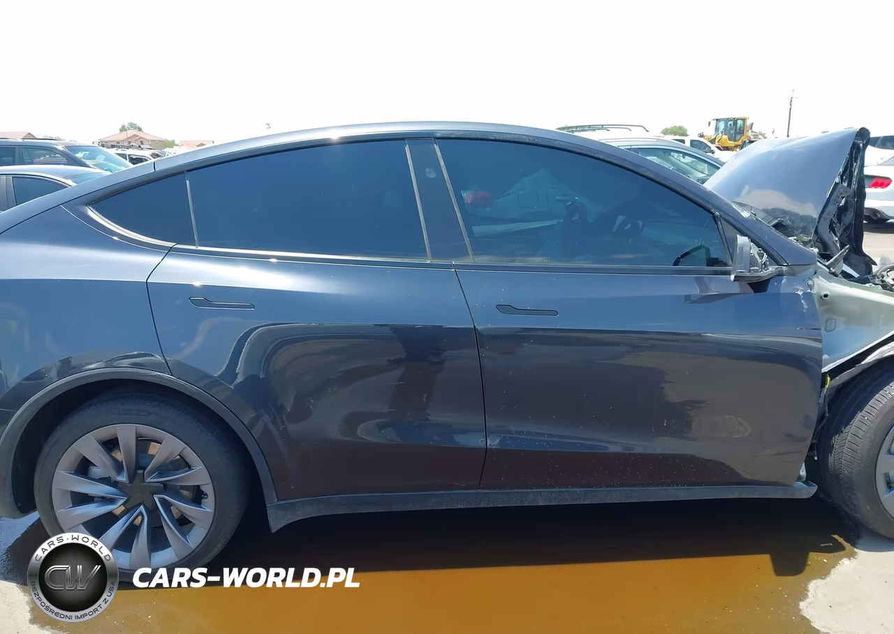 2026 Tesla Model Y All-Wheel Drive-Long Range Launch Series-Premium All-Wheel Drive VIN:7SAYGDEE0TF577761 - 13