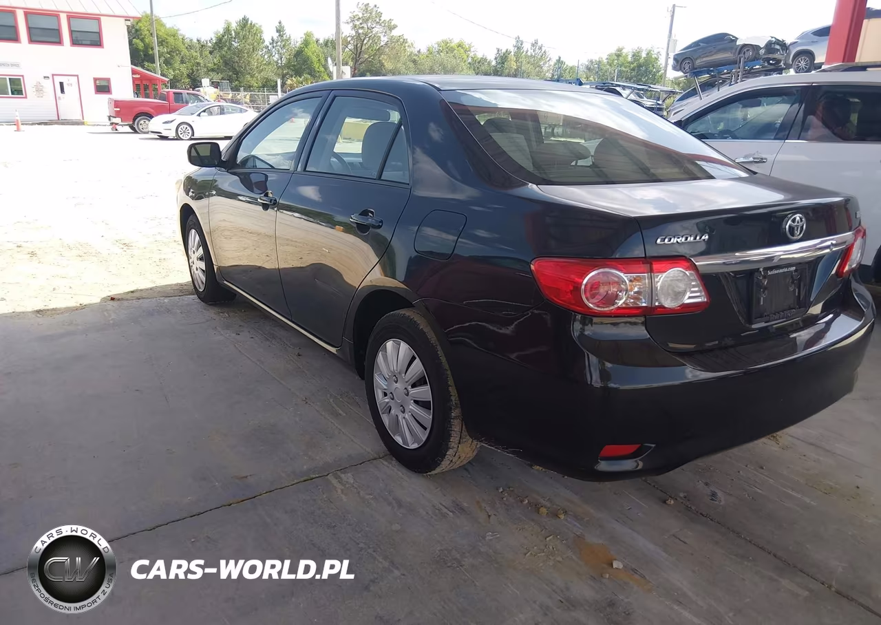 2011 Toyota Corolla Le VIN:JTDBU4EE8BJ092271 - 3