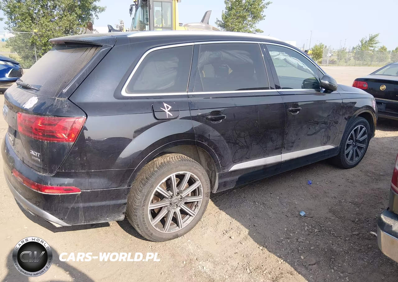 2017 Audi Q7 3.0T Premium VIN:WA1LAAF74HD033165 - 4