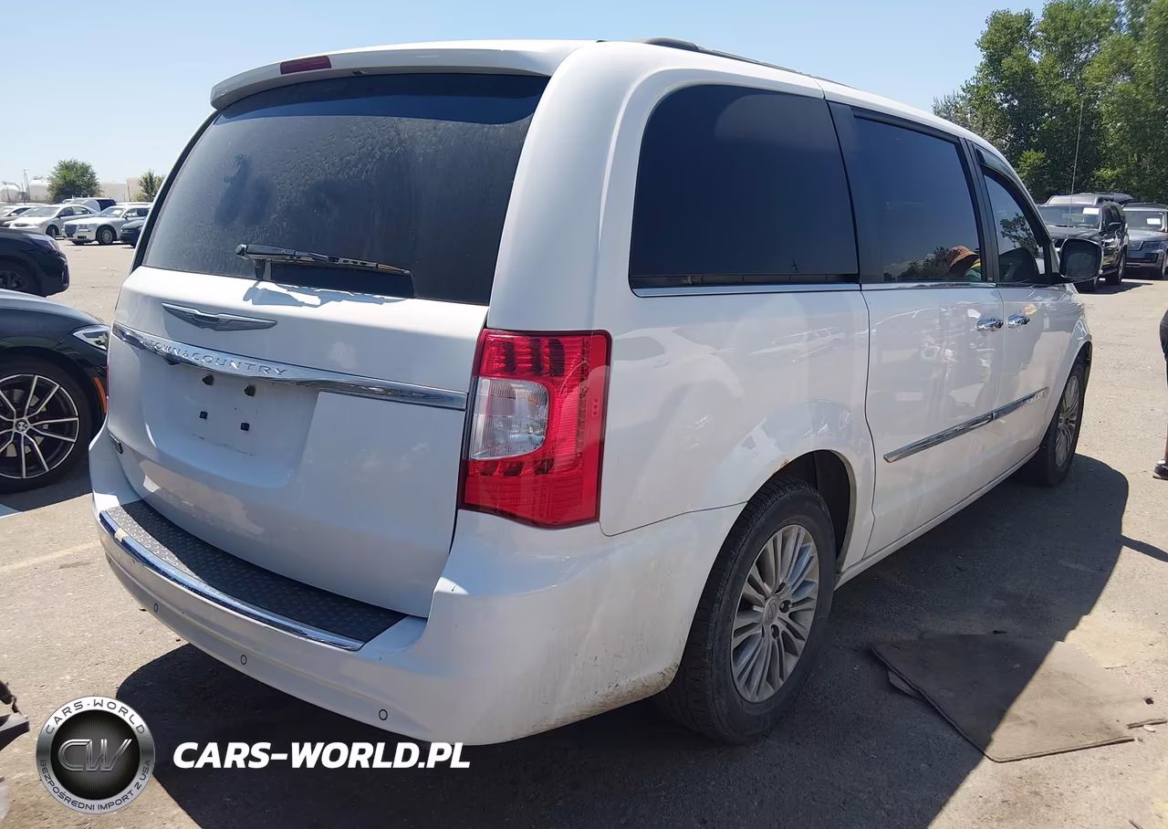 2013 Chrysler Town & Country Touring-L VIN:2C4RC1CGXDR816092 - 4