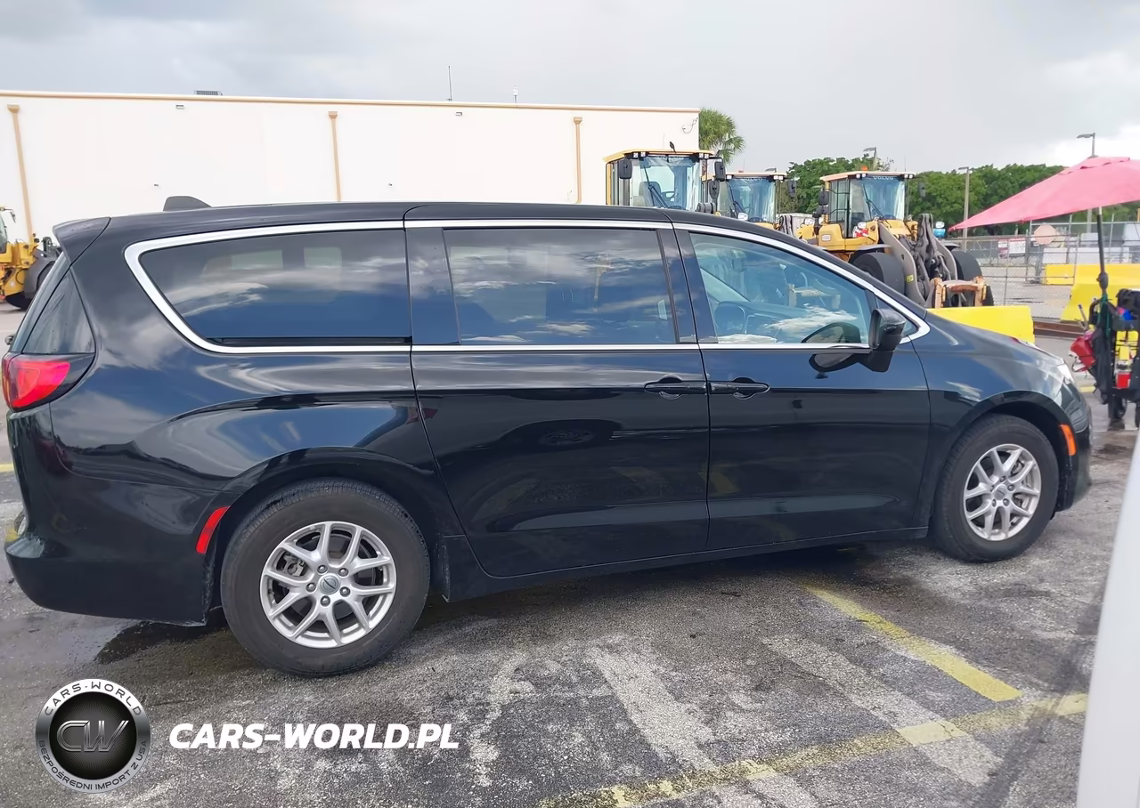 2024 Chrysler Voyager Lx VIN:2C4RC1CG1RR148920 - 13