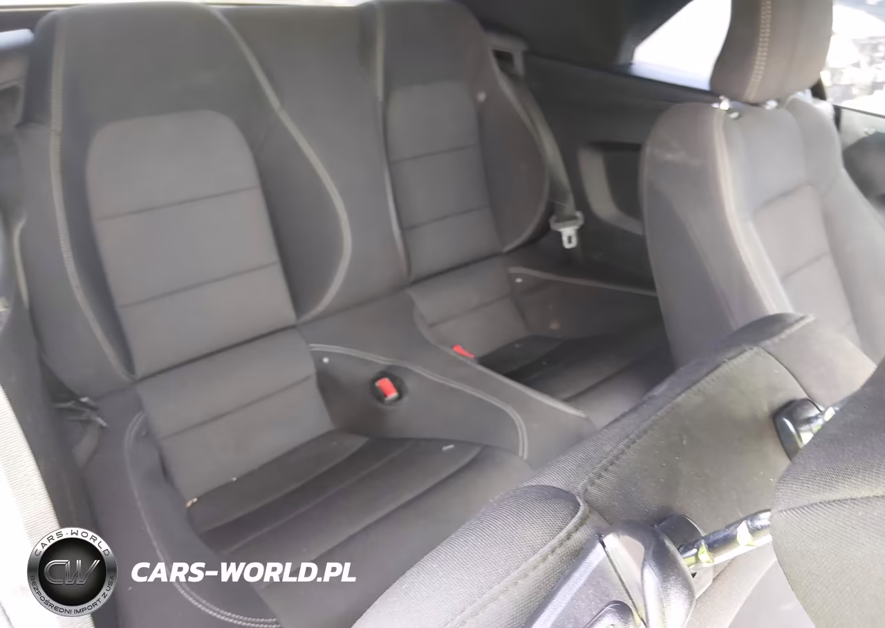 2017 Ford Mustang V6 VIN:1FATP8EM8H5264106 - 8