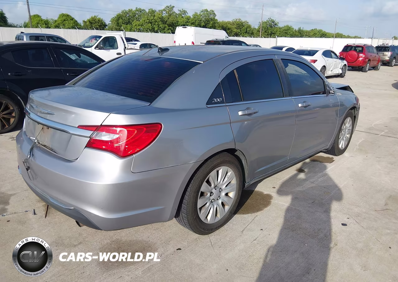 2013 Chrysler 200 Lx VIN:1C3CCBAB0DN640402 - 4