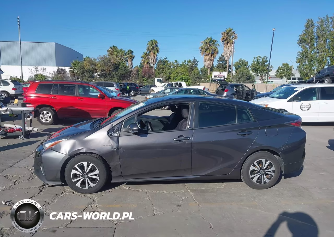2016 Toyota Prius Two VIN:JTDKBRFU7G3508184 - 14