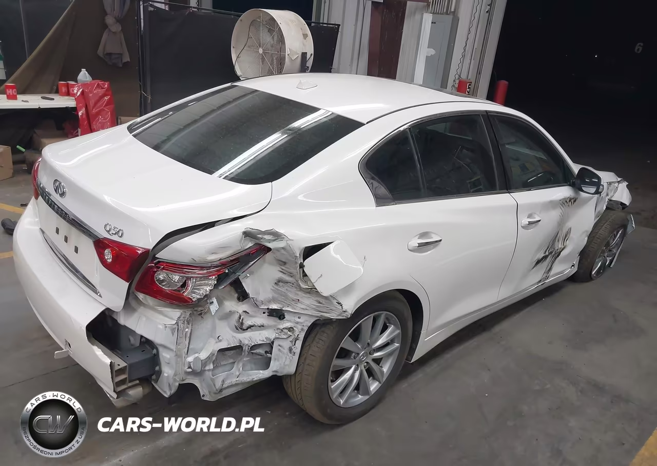 2015 Infiniti Q50 Premium VIN:JN1BV7AP7FM336697 - 4
