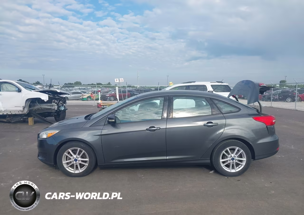 2017 Ford Focus Se VIN:1FADP3F24HL221785 - 14