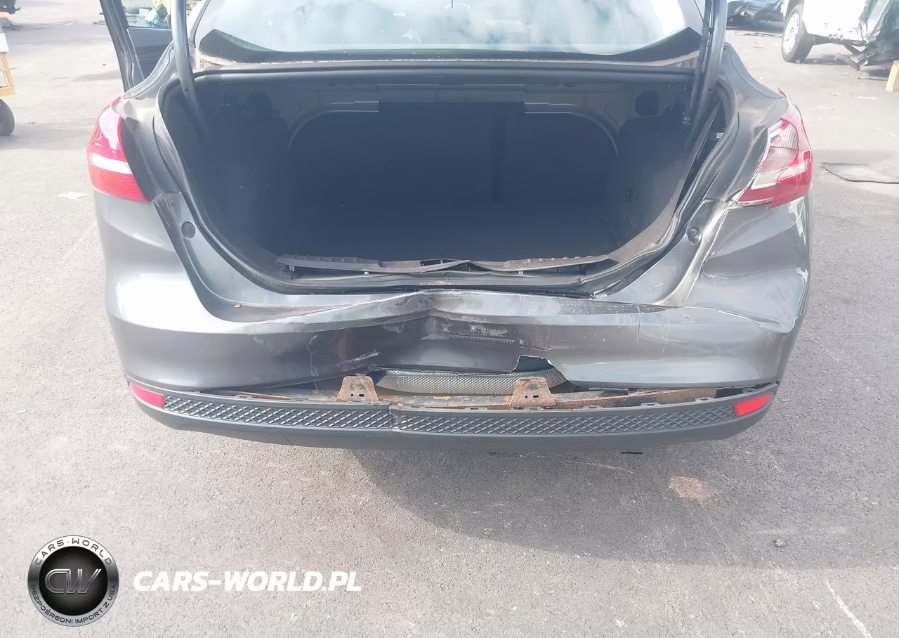 2017 Ford Focus Se VIN:1FADP3F24HL221785 - 6