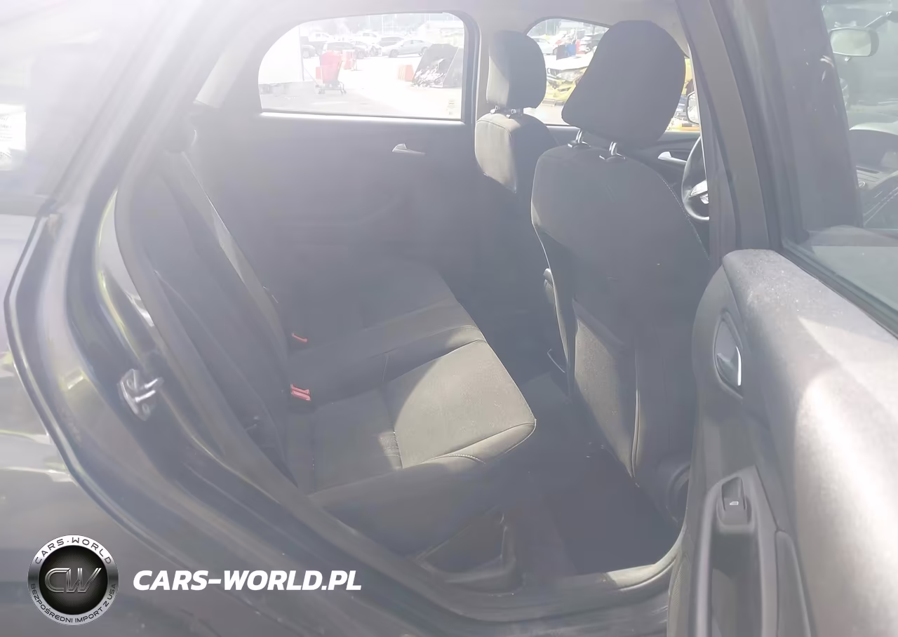 2017 Ford Focus Se VIN:1FADP3F24HL221785 - 8
