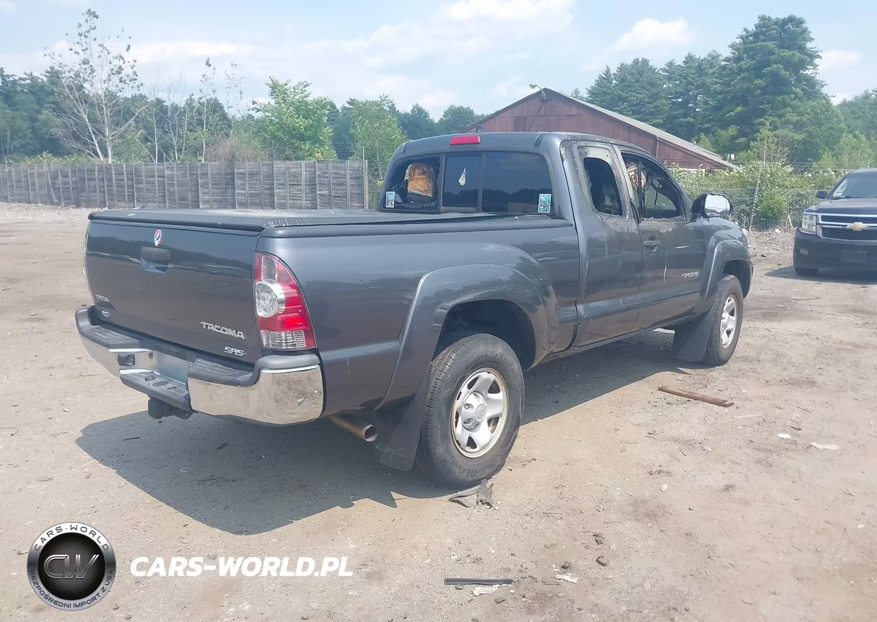 2015 Toyota Tacoma Base V6 VIN:5TFUU4EN2FX120495 - 4