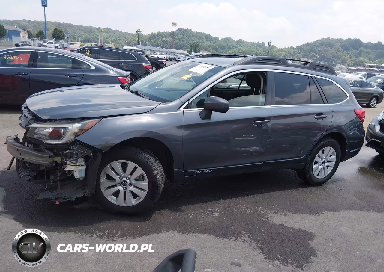2018 Subaru Outback 2.5I Premium VIN:4S4BSACC4J3320948 - 18