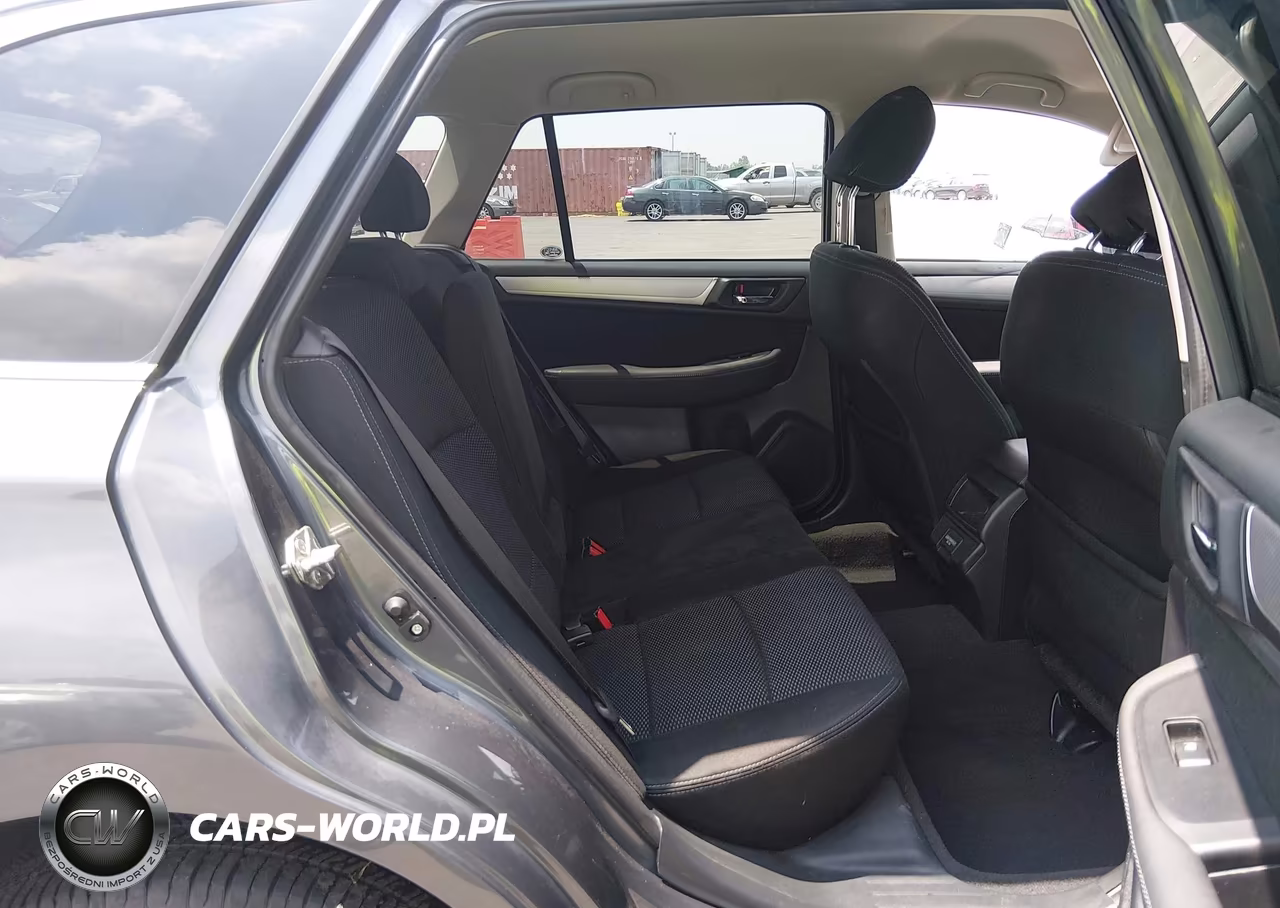 2018 Subaru Outback 2.5I Premium VIN:4S4BSACC4J3320948 - 8