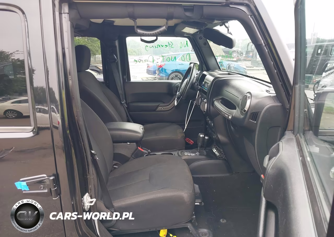 2016 Jeep Wrangler Unlimited Sport VIN:1C4BJWDGXGL144339 - 5