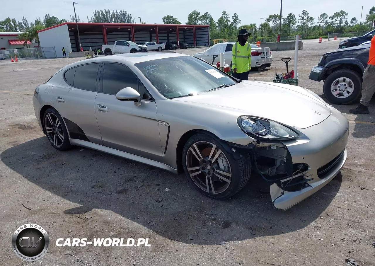 2013 Porsche Panamera 4