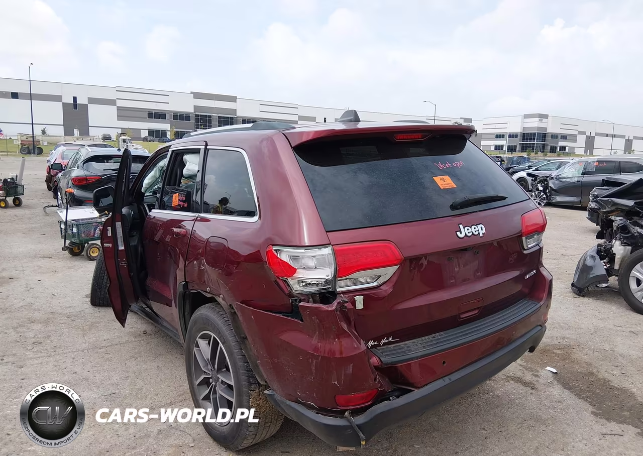 2019 Jeep Grand Cherokee Laredo E 4X2 VIN:1C4RJEAG6KC556540 - 3